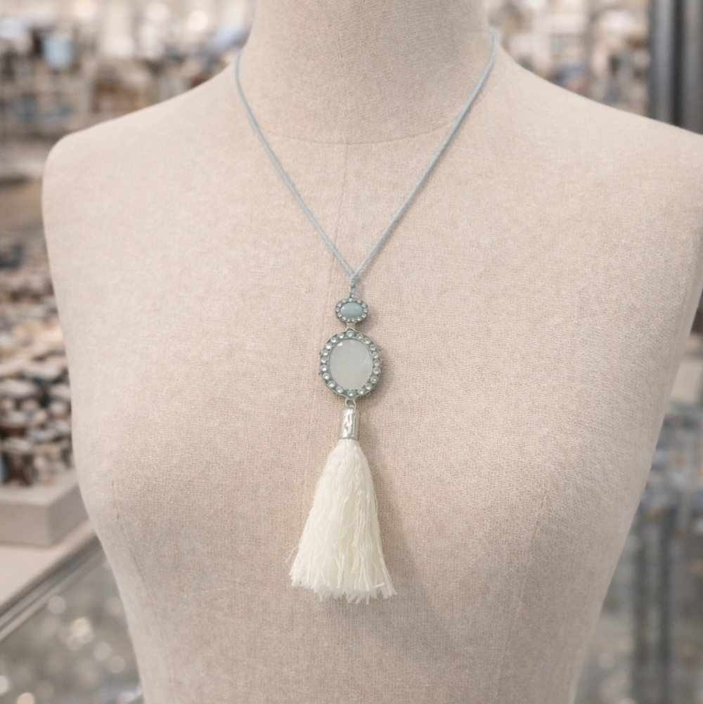 Women's tassel necklace